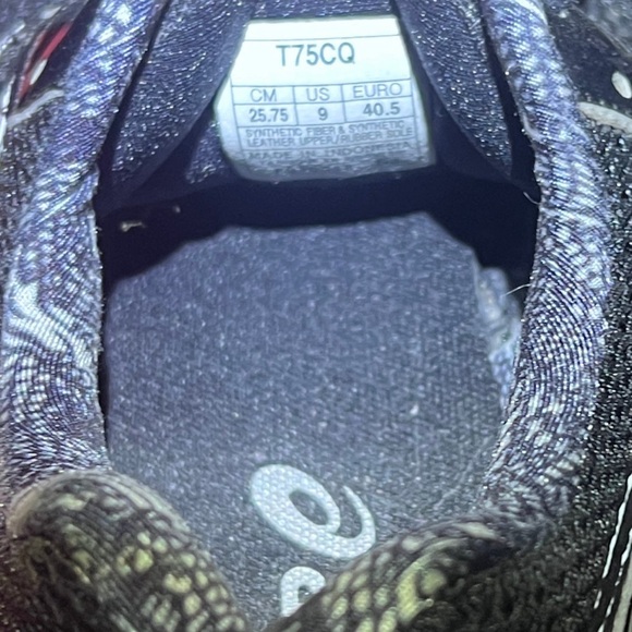 WOMENS ASICS SZ 8 1/2 BLACK/WHITE SNEAKERS SHOES - Picture 4 of 4